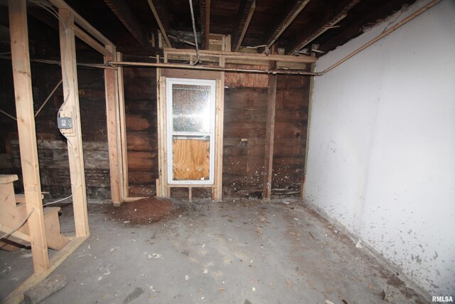 1116 Arlington Ave, Davenport, IA 52803 - view of basement