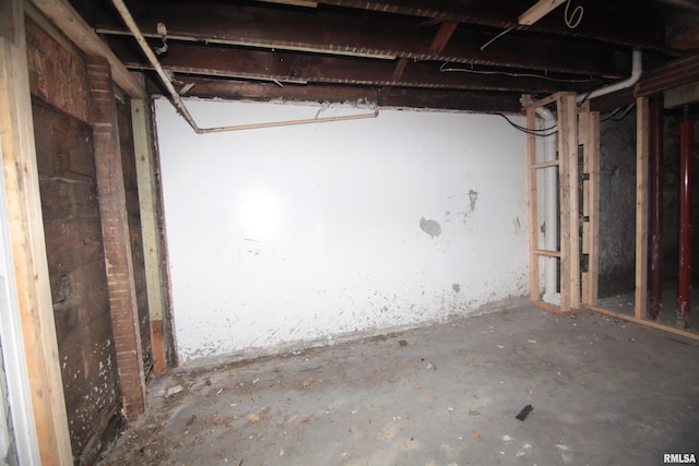 1116 Arlington Ave, Davenport, IA 52803 - view of unfinished below grade area