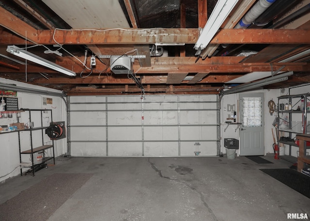 3536 W Hayes St, Davenport, IA 52804 - garage with a garage door opener