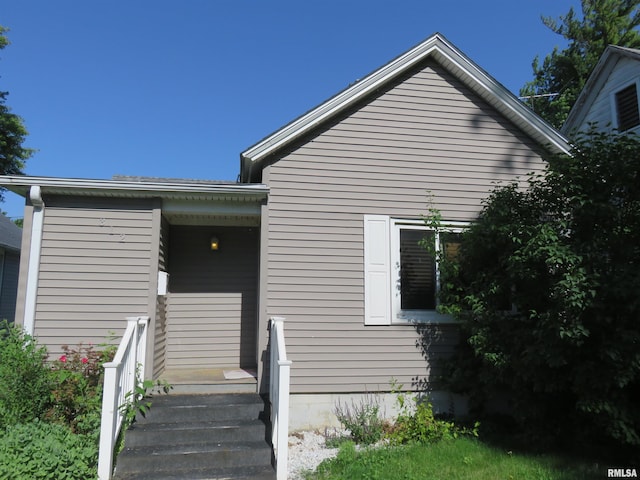 312 N 3rd St, Clinton, IA 52732 - view of front of property