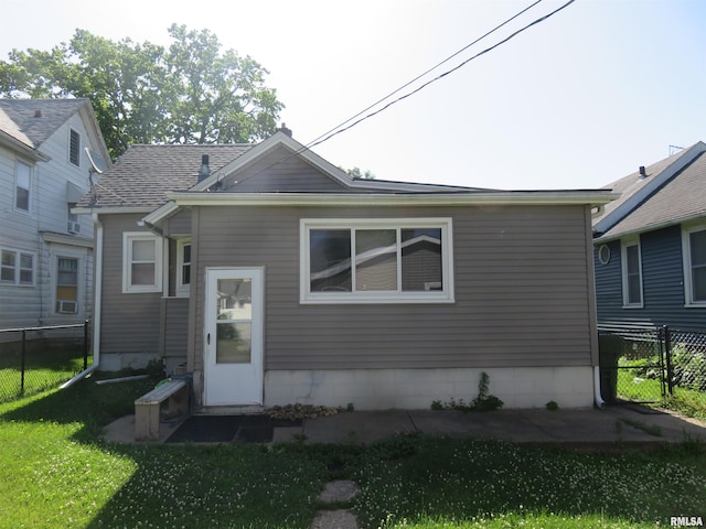312 N 3rd St, Clinton, IA 52732 - back of house
