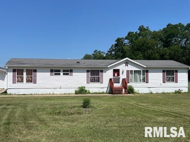 911 4th St, New Boston, IL 61272 - manufactured / mobile home with a front yard and crawl space