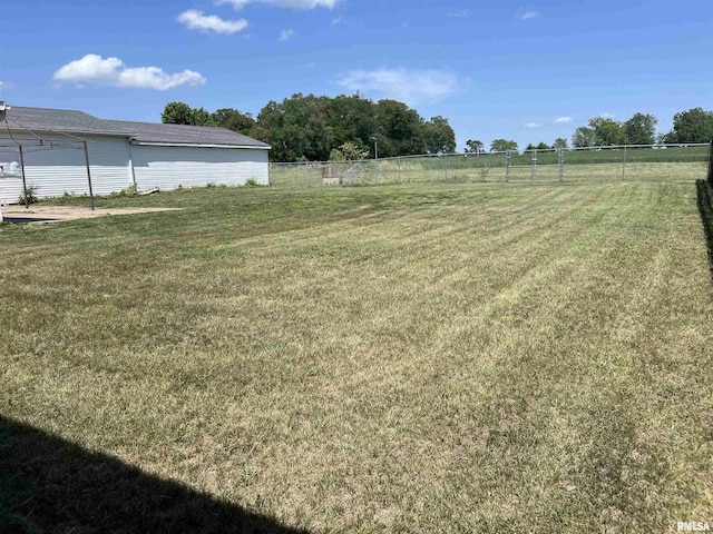 911 4th St, New Boston, IL 61272 - view of yard