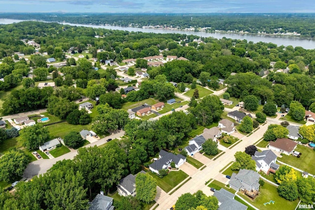 905 Bridgeview Place, Le Claire, IA 52753 - aerial perspective of suburban area with a nearby body of water