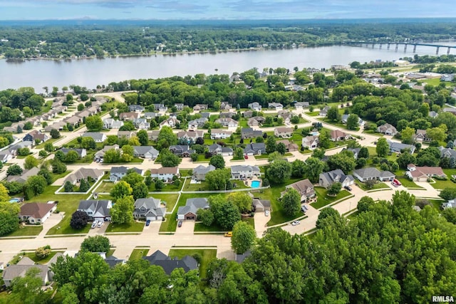905 Bridgeview Place, Le Claire, IA 52753 - aerial view of residential area featuring a large body of water