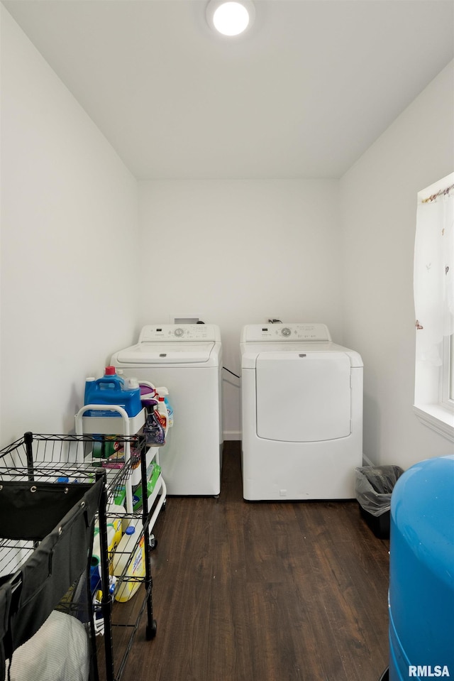 183 Island Ave, East Moline, IL 61244 - laundry room featuring washer and clothes dryer and wood finished floors