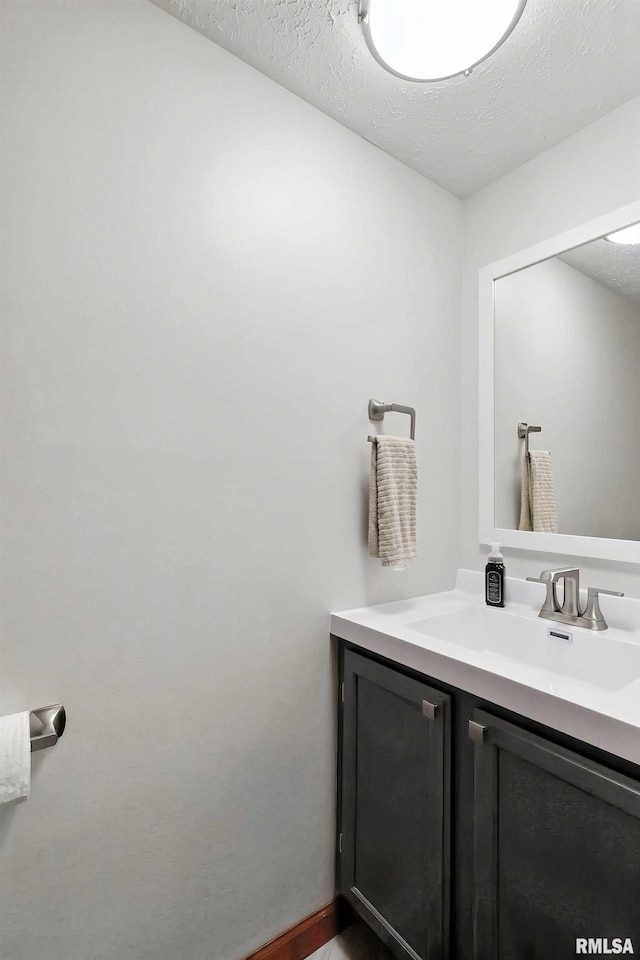 4011 Lillie Ave Unit 106, Davenport, IA 52806 - bathroom with vanity
