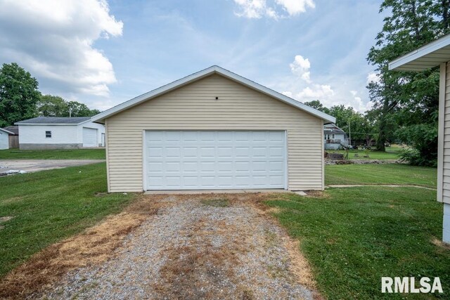 606 S Mulkey St, Christopher, IL 62822 - photo 20