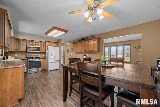 711 W Hickory St, Eldridge, IA 52748 - photo 15