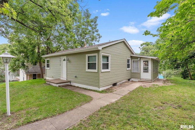1614 W 15th St, Davenport, IA 52804 - photo 2