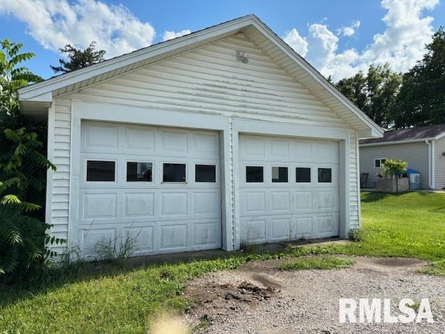 712 Roosevelt Ave, Kewanee, IL 61443 - view of detached garage