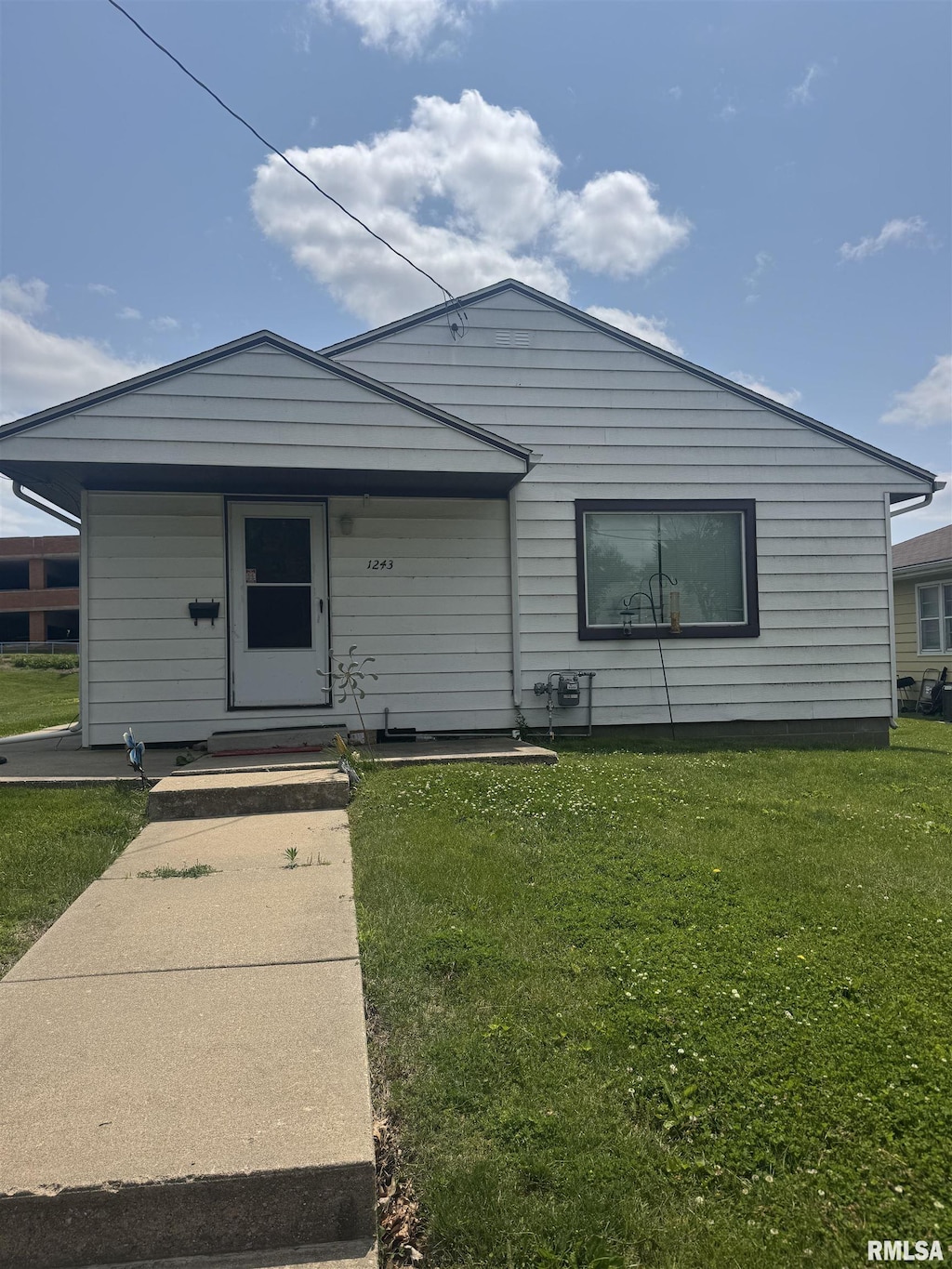 1243 E Dover Ct, Davenport, IA 52803 - photo 1