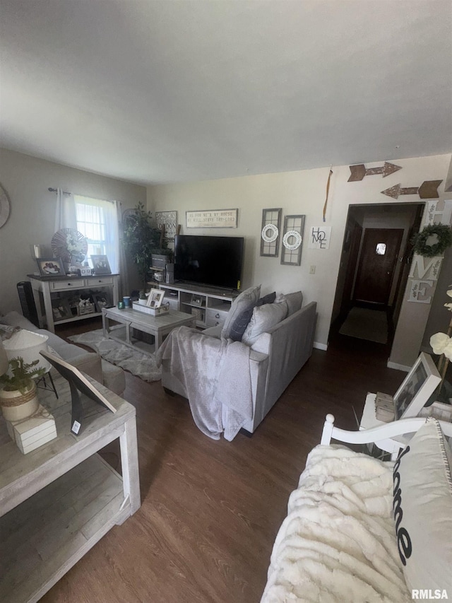 1239 E Dover Ct, Davenport, IA 52803 - photo 2