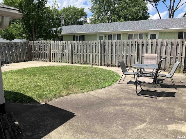 114 S State St, Annawan, IL 61234 - view of yard with a patio
