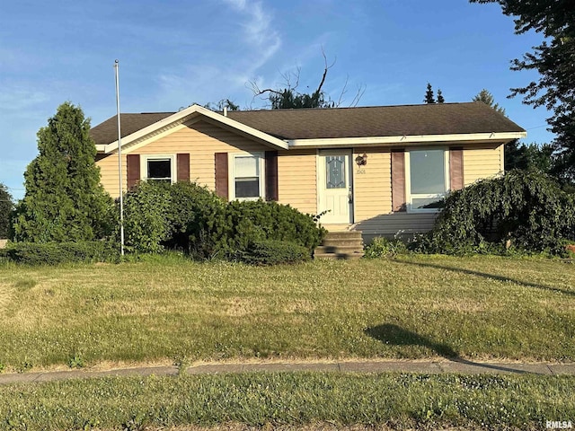 1501 24th Pl, Sterling, IL 61081 - ranch-style home featuring a front yard