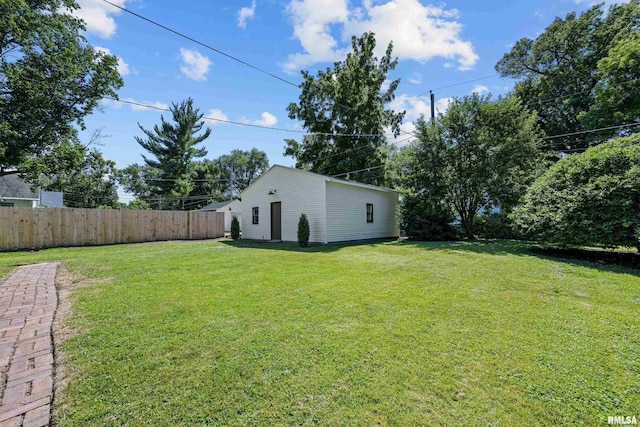 2664 Fair Ave, Davenport, IA 52803 - view of yard