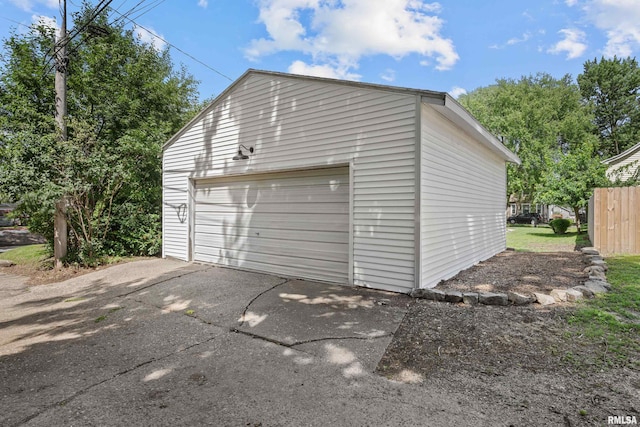 2664 Fair Ave, Davenport, IA 52803 - view of detached garage