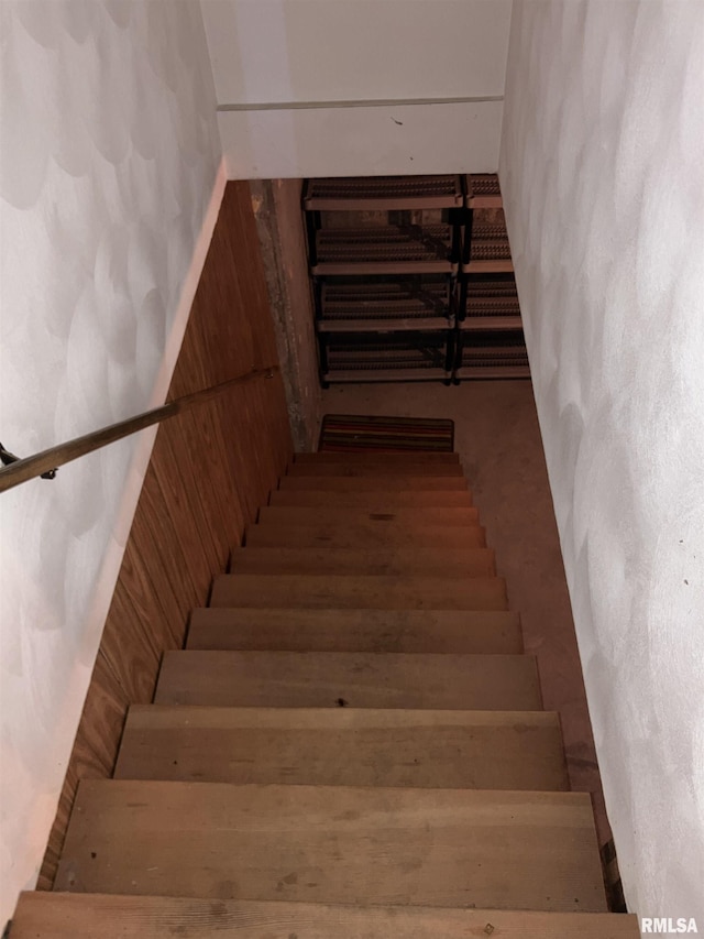200 S Main St, Annawan, IL 61234 - view of stairway