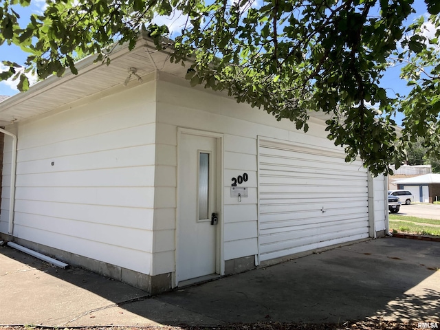 200 S Main St, Annawan, IL 61234 - view of garage