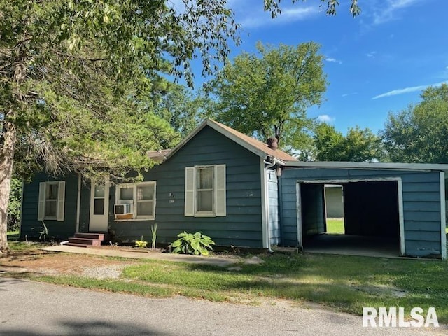 822 W Kennicott St, Carbondale, IL 62901 - photo 1