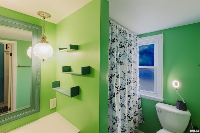 1506 E Oak St, West Frankfort, IL 62896 - full bath with toilet and a shower with curtain