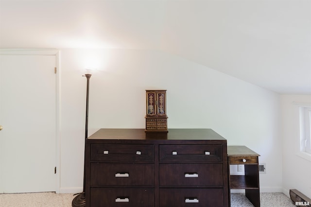 1506 E Oak St, West Frankfort, IL 62896 - detailed view of baseboards and carpet floors