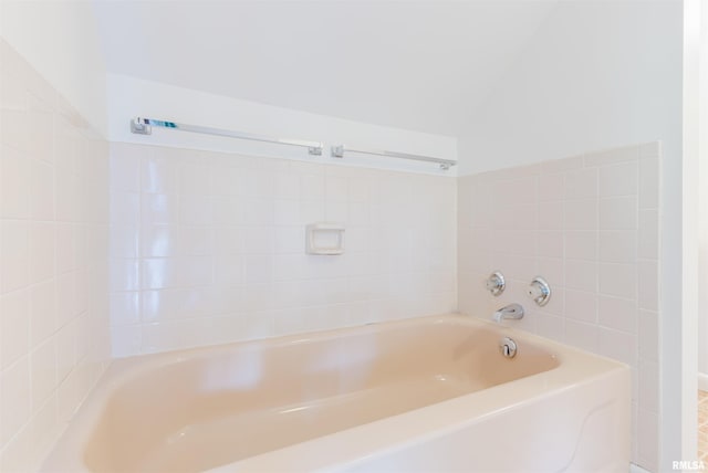 1506 E Oak St, West Frankfort, IL 62896 - full bath featuring a garden tub
