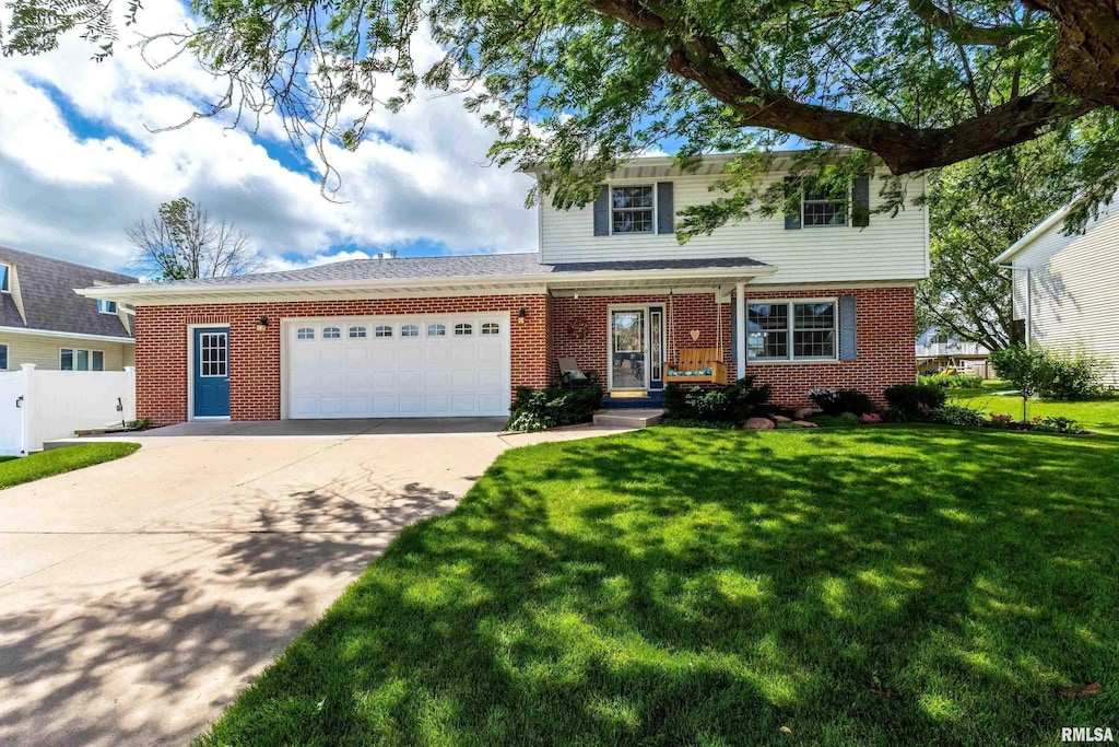 805 W Sheridan Dr, Eldridge, IA 52748 - photo 1