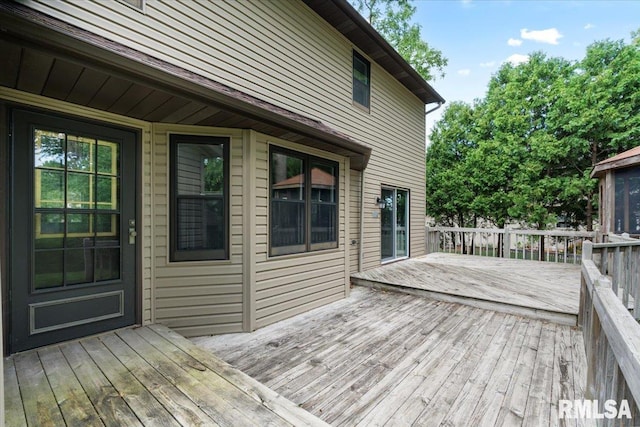 4050 4th St Unit B, East Moline, IL 61244 - view of wooden terrace