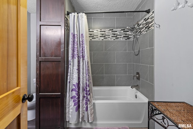 910 Fyre Lake Dr, Sherrard, IL 61281 - full bathroom featuring shower / bath combination with curtain and a textured ceiling
