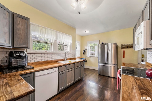 2512 E 18th St, Davenport, IA 52803 - photo 16