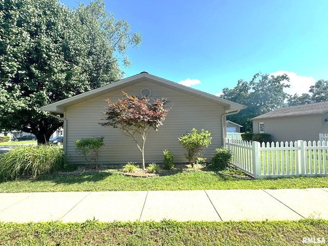 502 S Day St, West Frankfort, IL 62896 - view of property exterior
