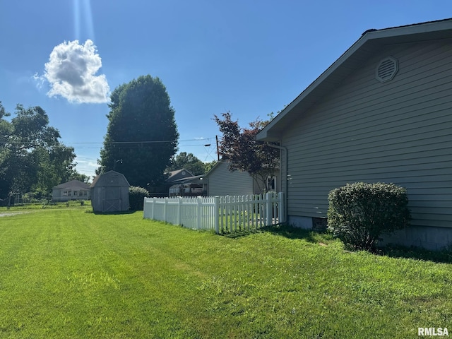 502 S Day St, West Frankfort, IL 62896 - view of yard featuring a storage shed