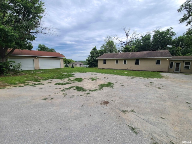 3604 Nobis Dr, Davenport, IA 52802 - photo 1