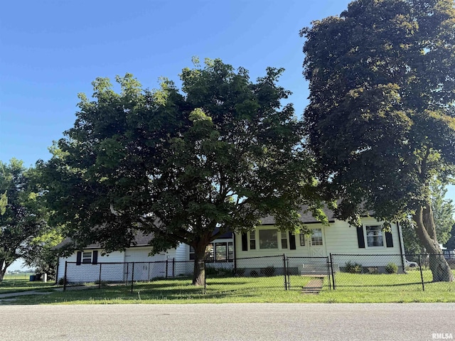 704 Washington St, New Windsor, IL 61465 - photo 1