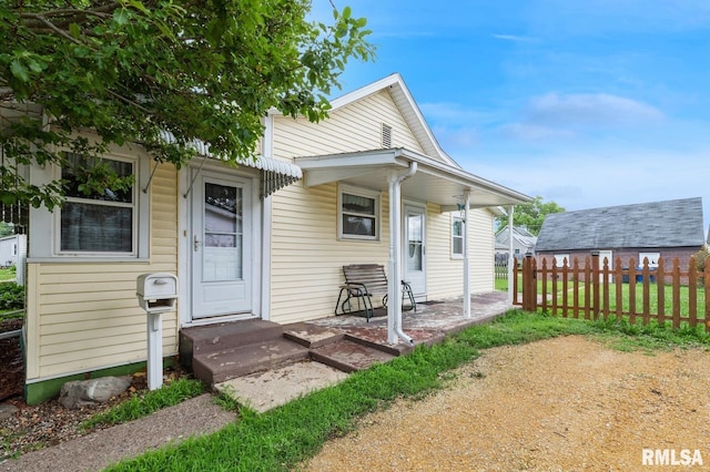 2511 N 4th St, Clinton, IA 52732 - view of front of home featuring covered porch