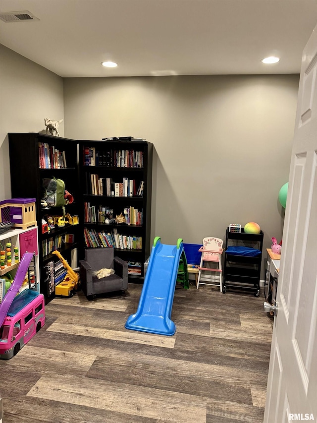 310 Westminster Rd, Germantown Hills, IL 61548 - recreation room with wood finished floors and recessed lighting
