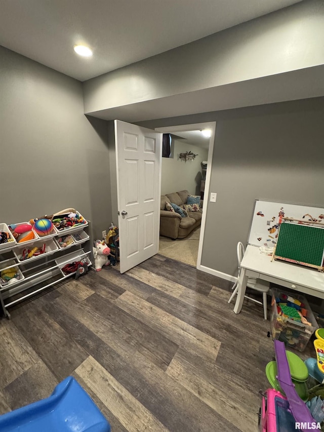 310 Westminster Rd, Germantown Hills, IL 61548 - playroom with wood finished floors and baseboards