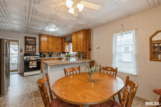 1301 Caroline Ave, Clinton, IA 52732 - photo 7
