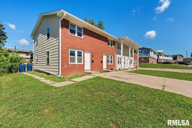 2704 Magnolia Dr, Bettendorf, IA 52722 - photo 2