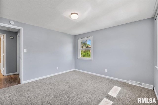2704 Magnolia Dr, Bettendorf, IA 52722 - photo 17