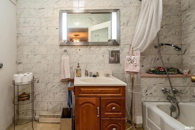 613 S Locust, West Frankfort, IL 62896 - bathroom with vanity