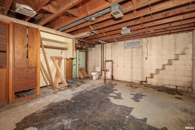 2518 13th St, Rock Island, IL 61201 - view of unfinished below grade area