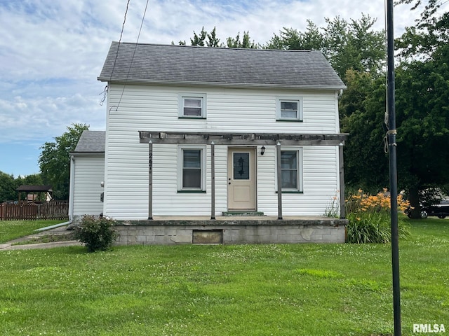 247 W Garfield St, Kewanee, IL 61443 - view of front of home with roof with shingles and a front yard
