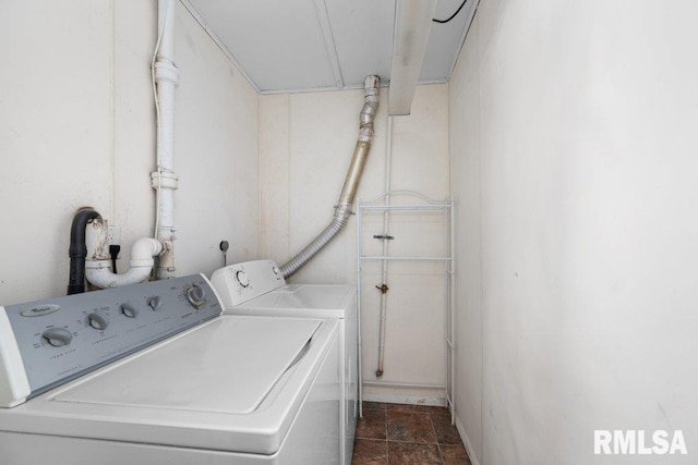 2043 30th St, Rock Island, IL 61201 - laundry area featuring washer and clothes dryer