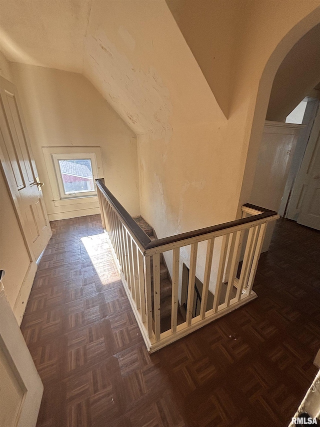 324 S Cottage St, Kewanee, IL 61443 - staircase featuring arched walkways and lofted ceiling