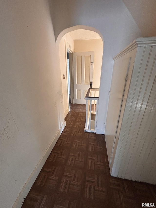 324 S Cottage St, Kewanee, IL 61443 - corridor with arched walkways and baseboards