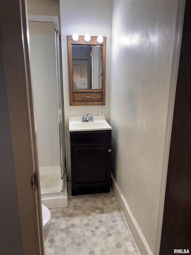 324 S Cottage St, Kewanee, IL 61443 - full bath featuring a stall shower and vanity