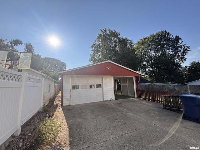 324 S Cottage St, Kewanee, IL 61443 - detached garage featuring concrete driveway