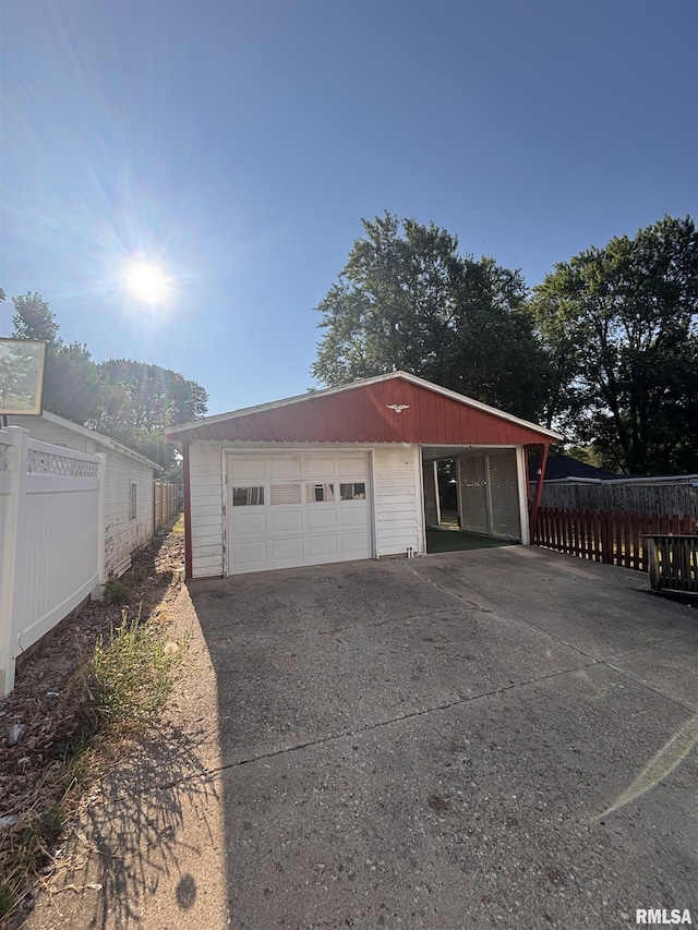 324 S Cottage St, Kewanee, IL 61443 - view of detached garage